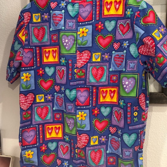 Cherokee Multicolor Patterned Scrub Top - Picture 2 of 3